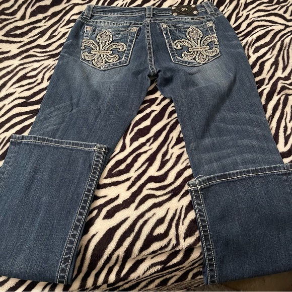 Women’s Miss Me Jeans 31x34 - Picture 1 of 3